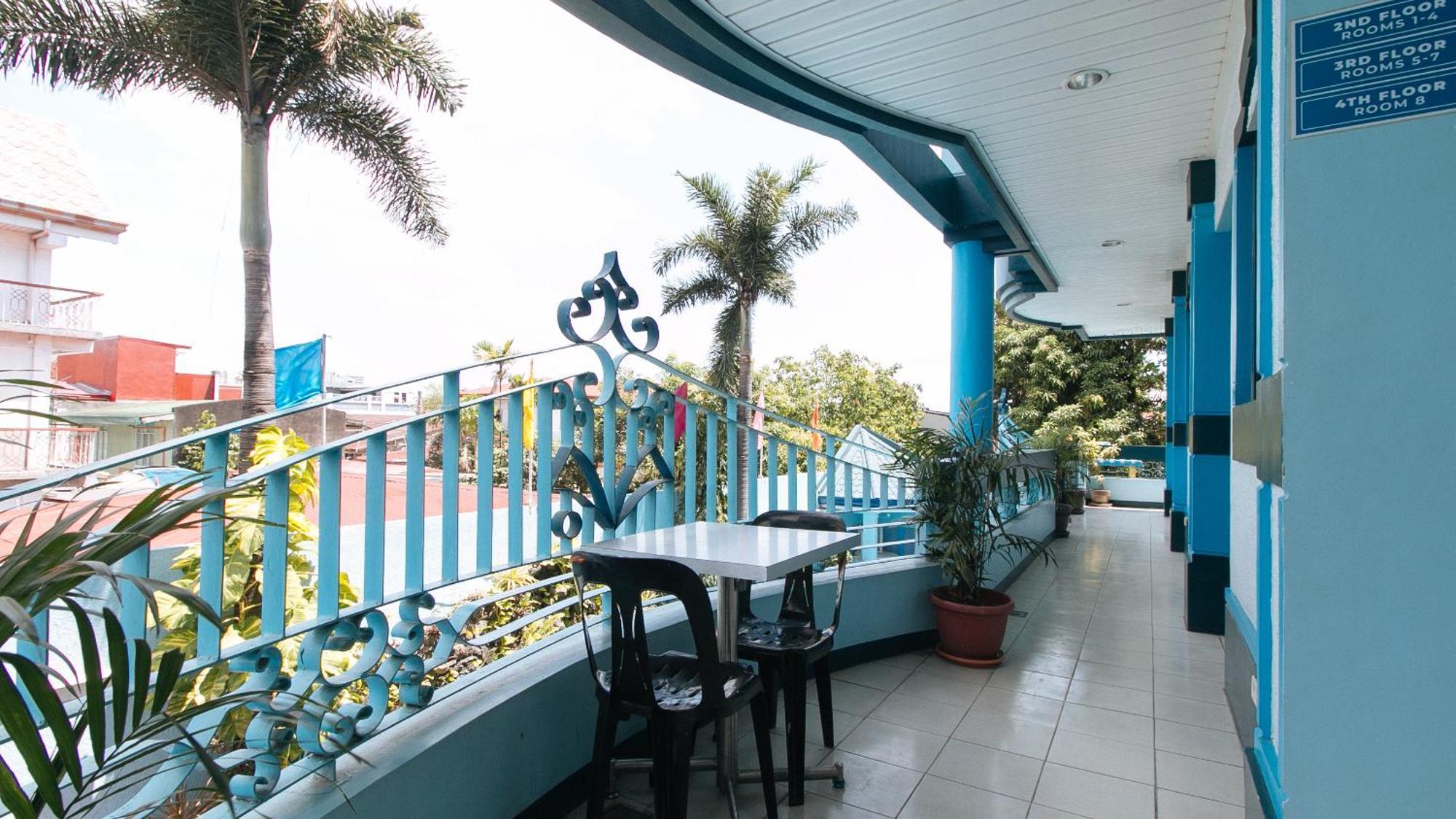 RedDoorz Plus Villa Gloria Taguig - Vaccinated Staff Esterno foto