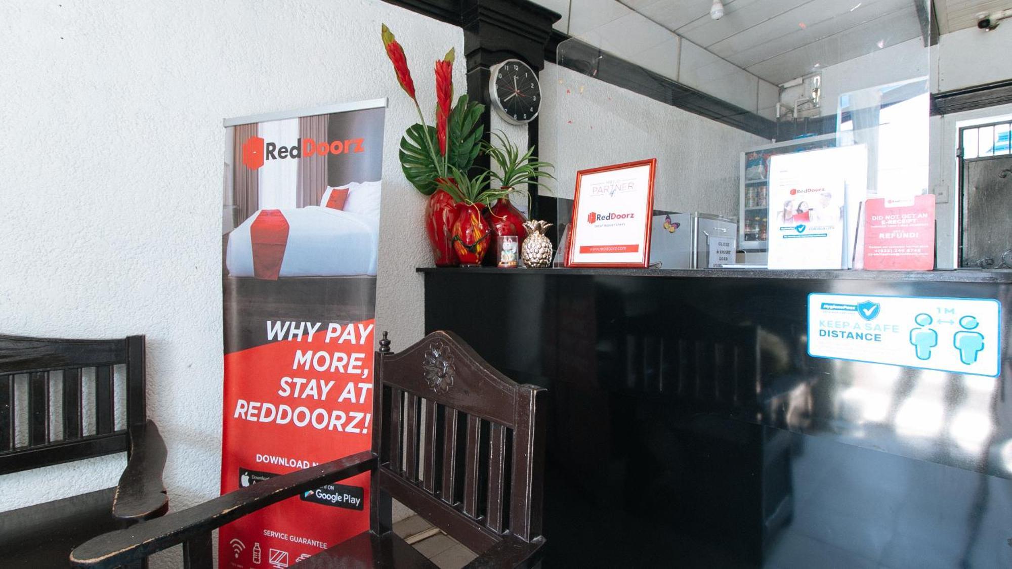 RedDoorz Plus Villa Gloria Taguig - Vaccinated Staff Esterno foto